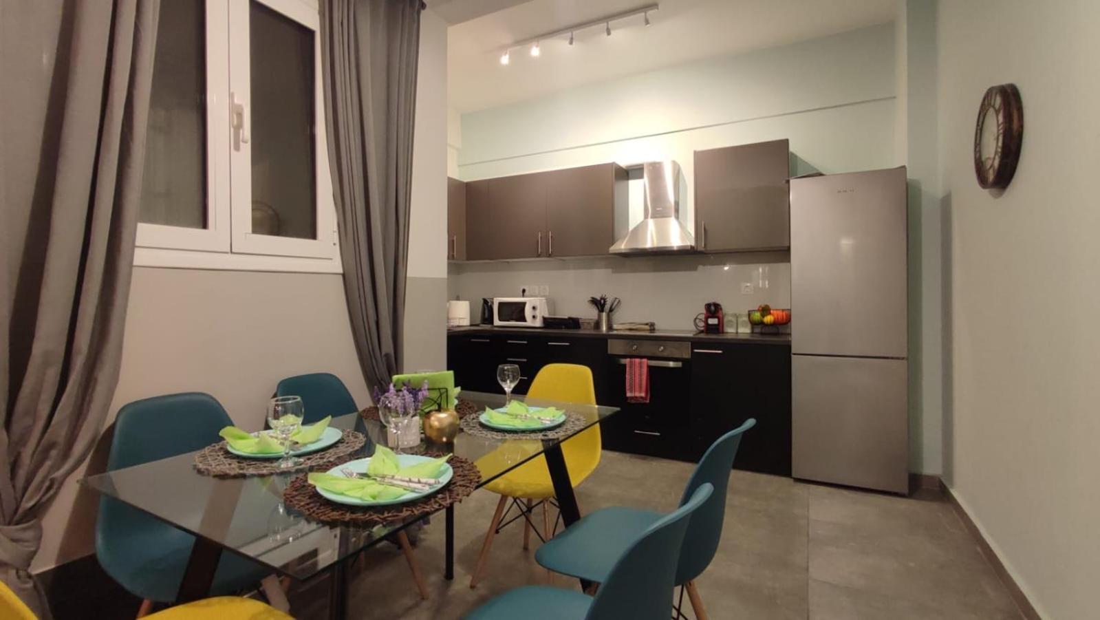 Museum Modern Apr Apartment